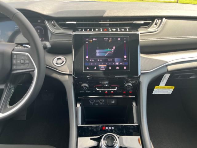 new 2025 Jeep Grand Cherokee car, priced at $38,125