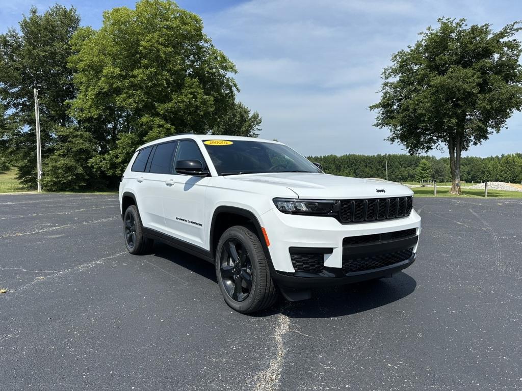 new 2025 Jeep Grand Cherokee L car, priced at $45,122