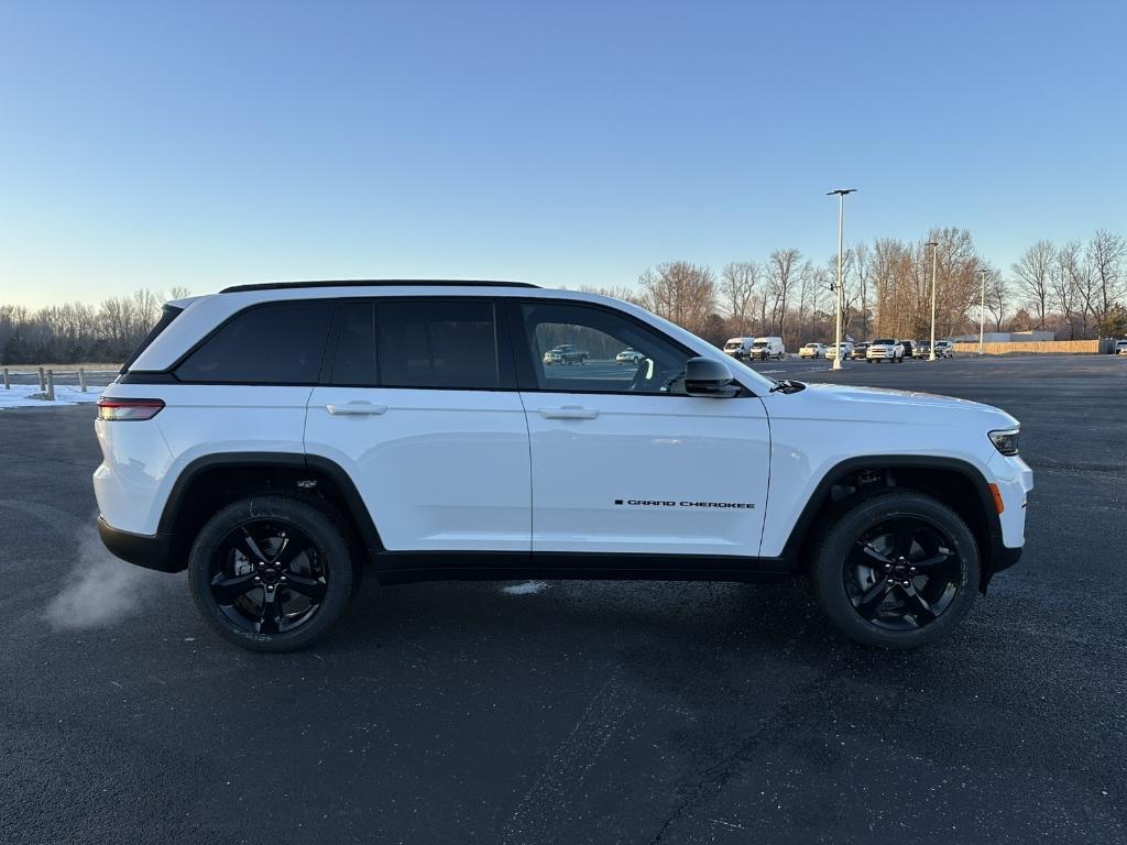 new 2025 Jeep Grand Cherokee car, priced at $43,580