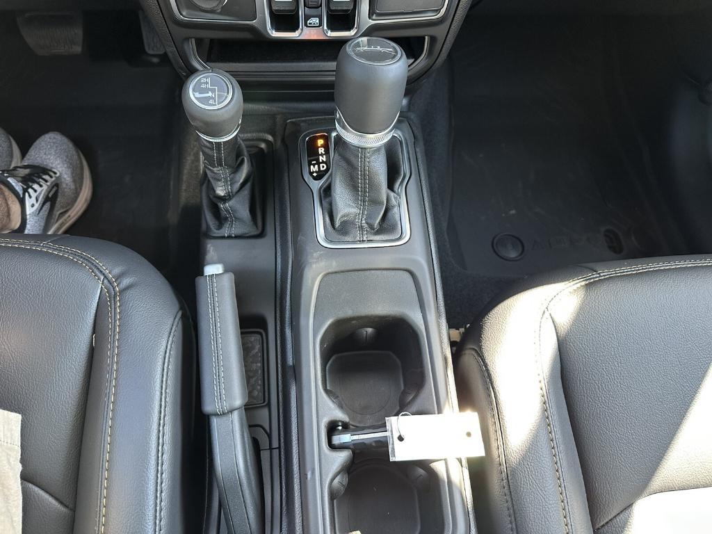 new 2025 Jeep Gladiator car, priced at $48,727