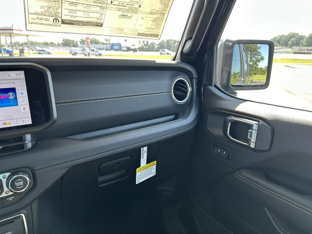 new 2025 Jeep Gladiator car, priced at $48,727