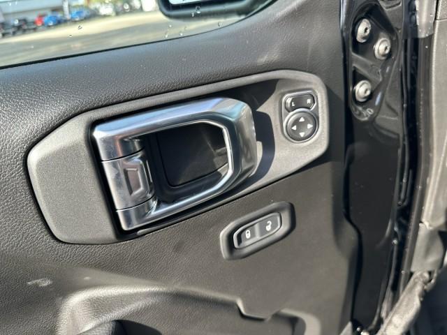 new 2025 Jeep Wrangler car, priced at $46,986