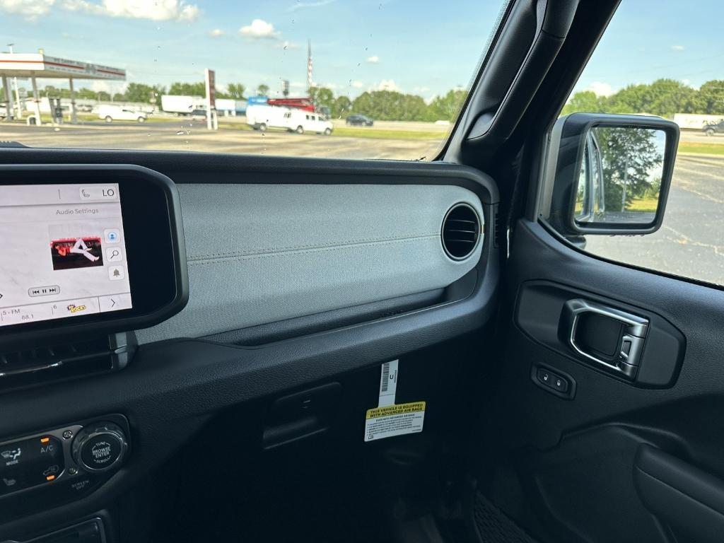 new 2025 Jeep Wrangler car, priced at $48,068