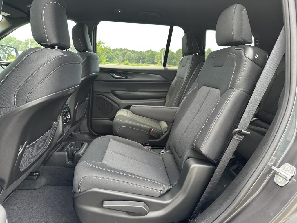 new 2025 Jeep Grand Cherokee L car