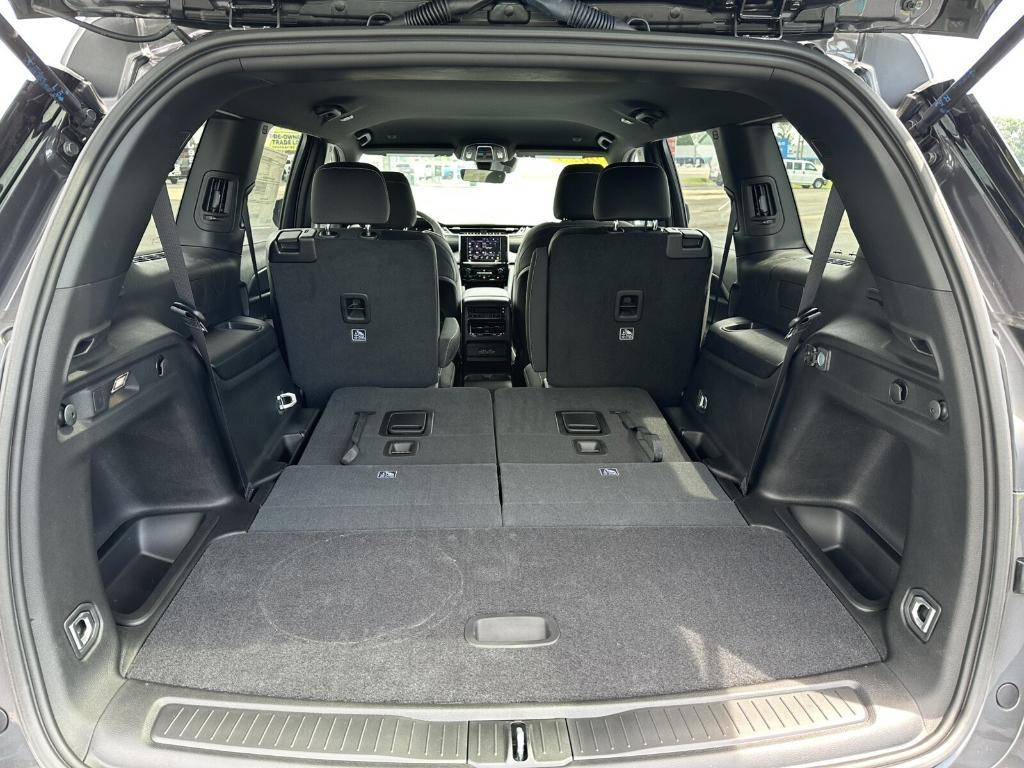 new 2025 Jeep Grand Cherokee L car