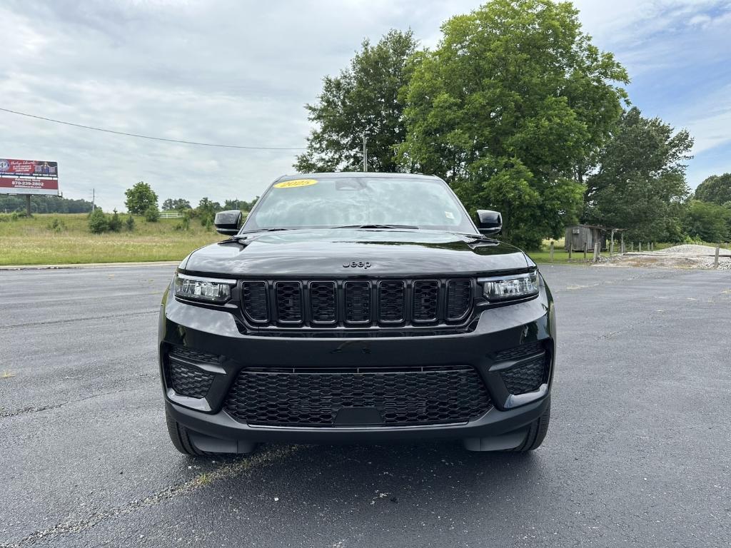 new 2025 Jeep Grand Cherokee car, priced at $43,355
