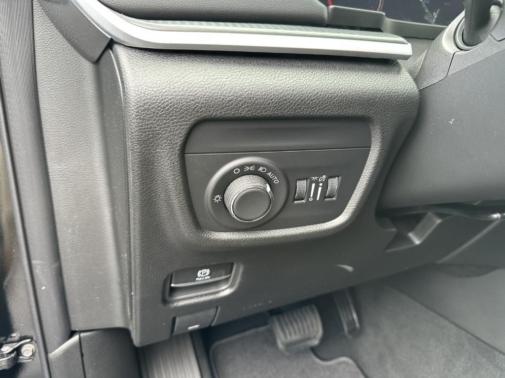 new 2025 Jeep Grand Cherokee car, priced at $43,355