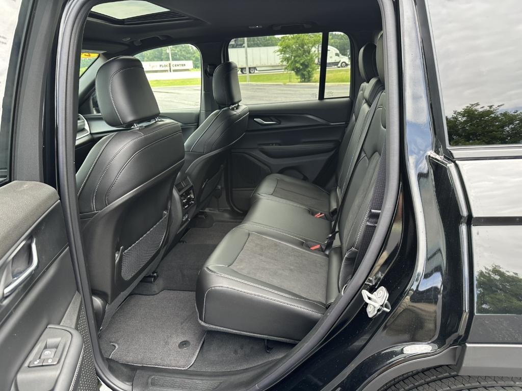 new 2025 Jeep Grand Cherokee car, priced at $43,355