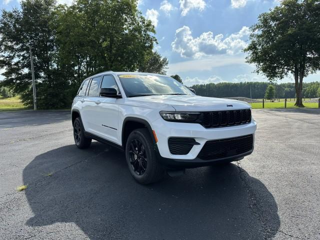 new 2025 Jeep Grand Cherokee car, priced at $43,115
