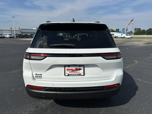 new 2025 Jeep Grand Cherokee car, priced at $38,615