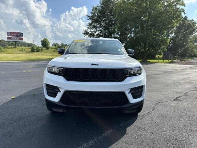 new 2025 Jeep Grand Cherokee car, priced at $38,615