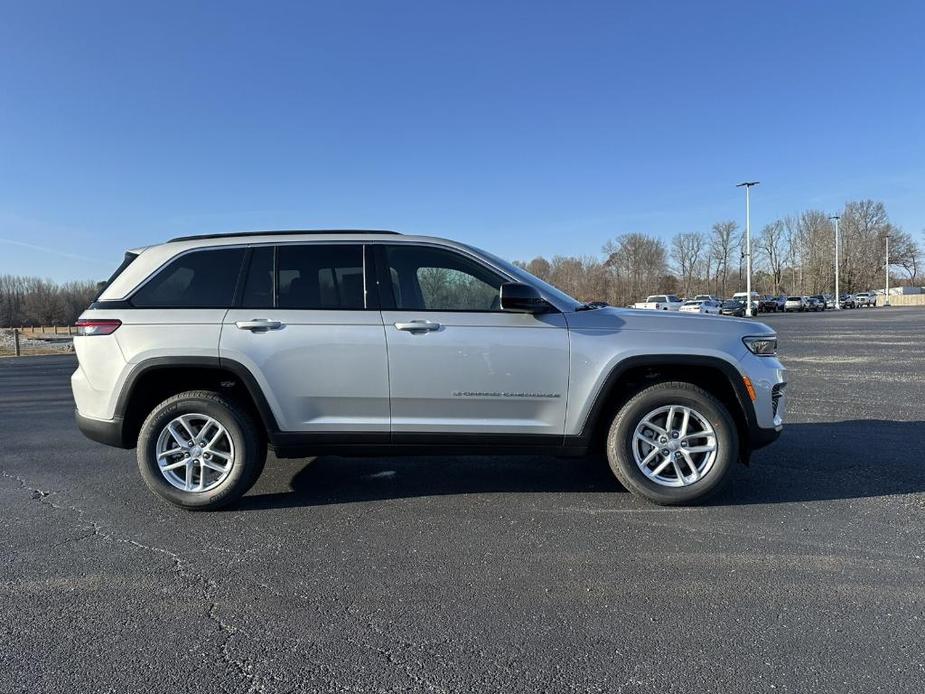 new 2025 Jeep Grand Cherokee car, priced at $37,175