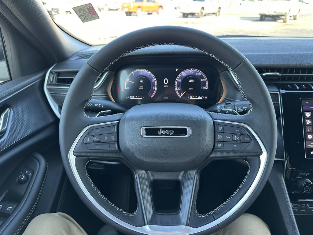 new 2025 Jeep Grand Cherokee car, priced at $37,175