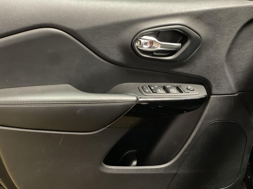 used 2023 Jeep Cherokee car, priced at $26,492
