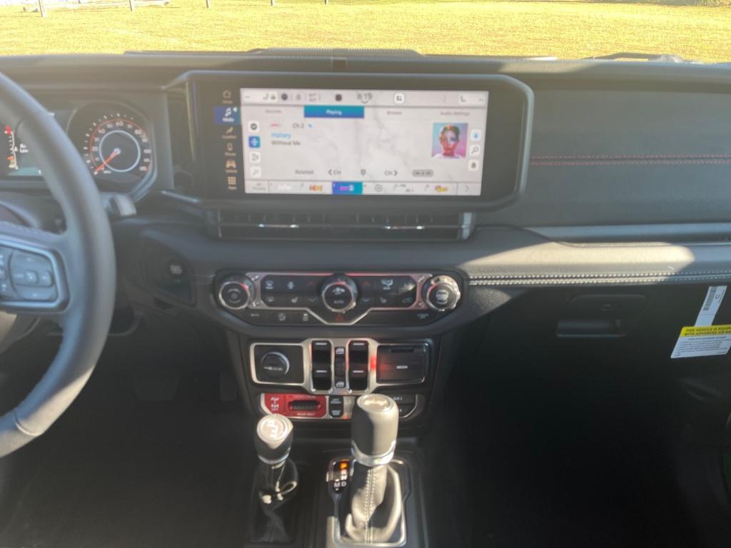 new 2025 Jeep Wrangler car