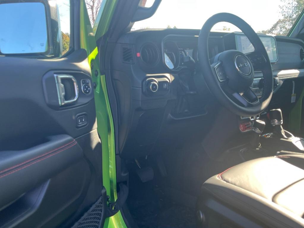 new 2025 Jeep Wrangler car