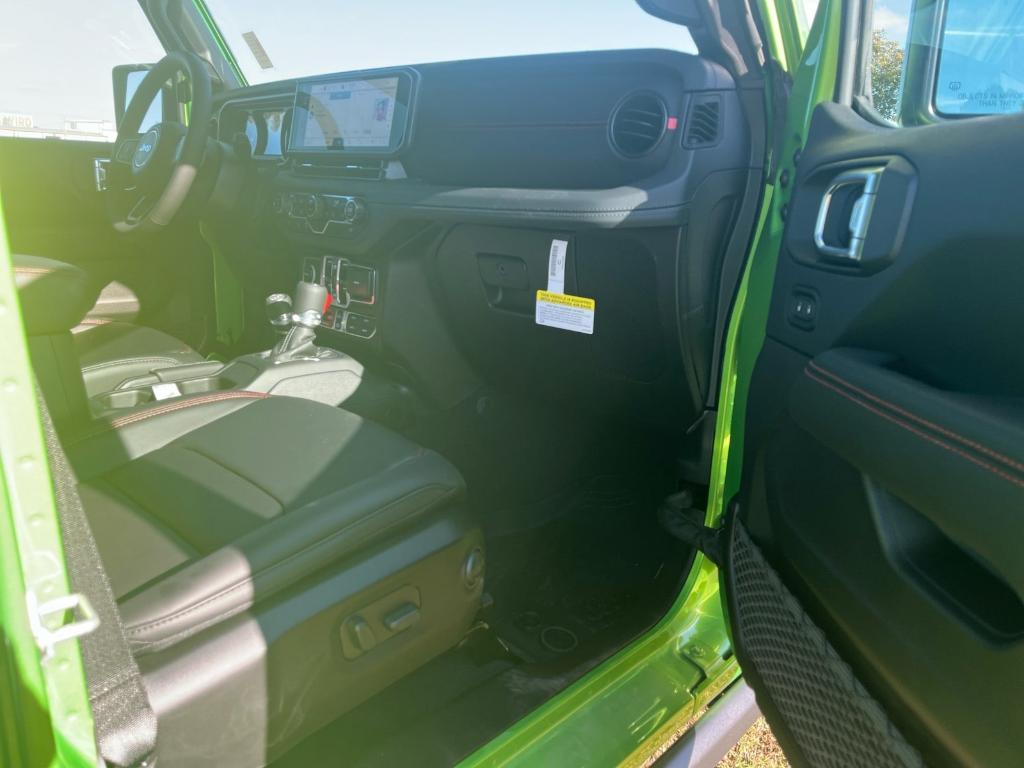 new 2025 Jeep Wrangler car