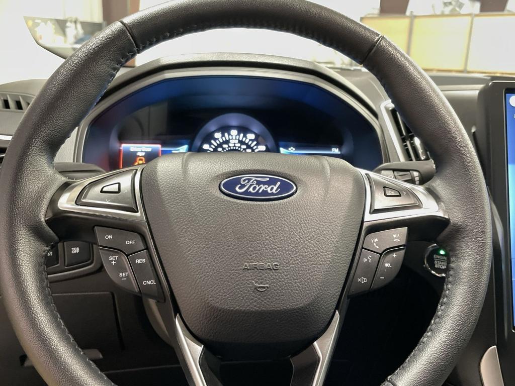 used 2024 Ford Edge car, priced at $31,807