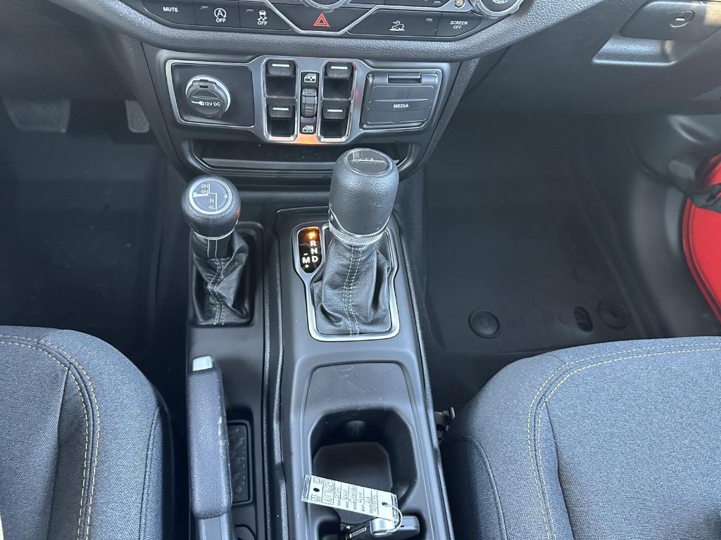 new 2025 Jeep Gladiator car, priced at $43,633