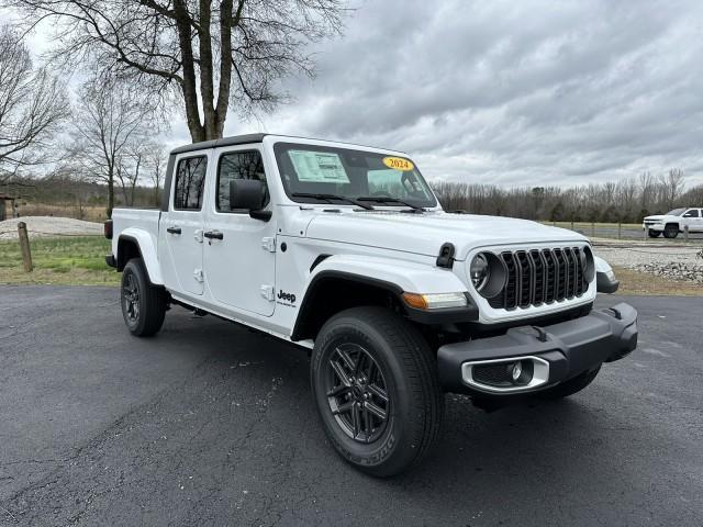new 2024 Jeep Gladiator car, priced at $51,455