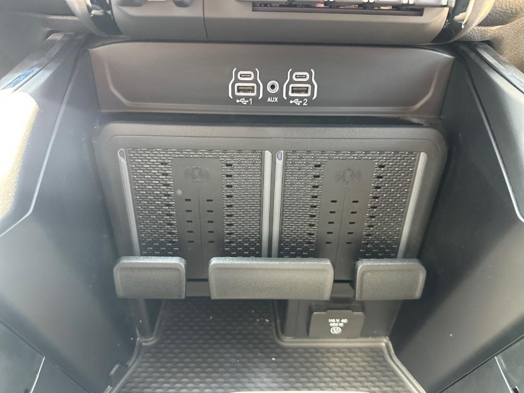 new 2025 Ram 2500 car, priced at $81,860