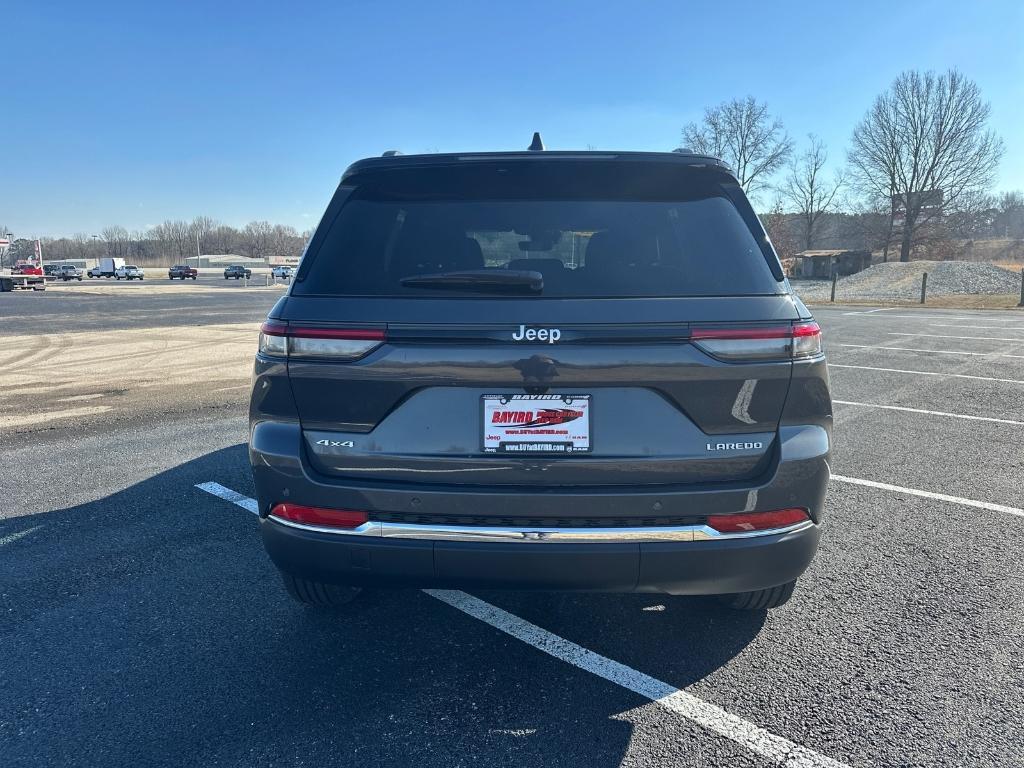 new 2025 Jeep Grand Cherokee car, priced at $38,922