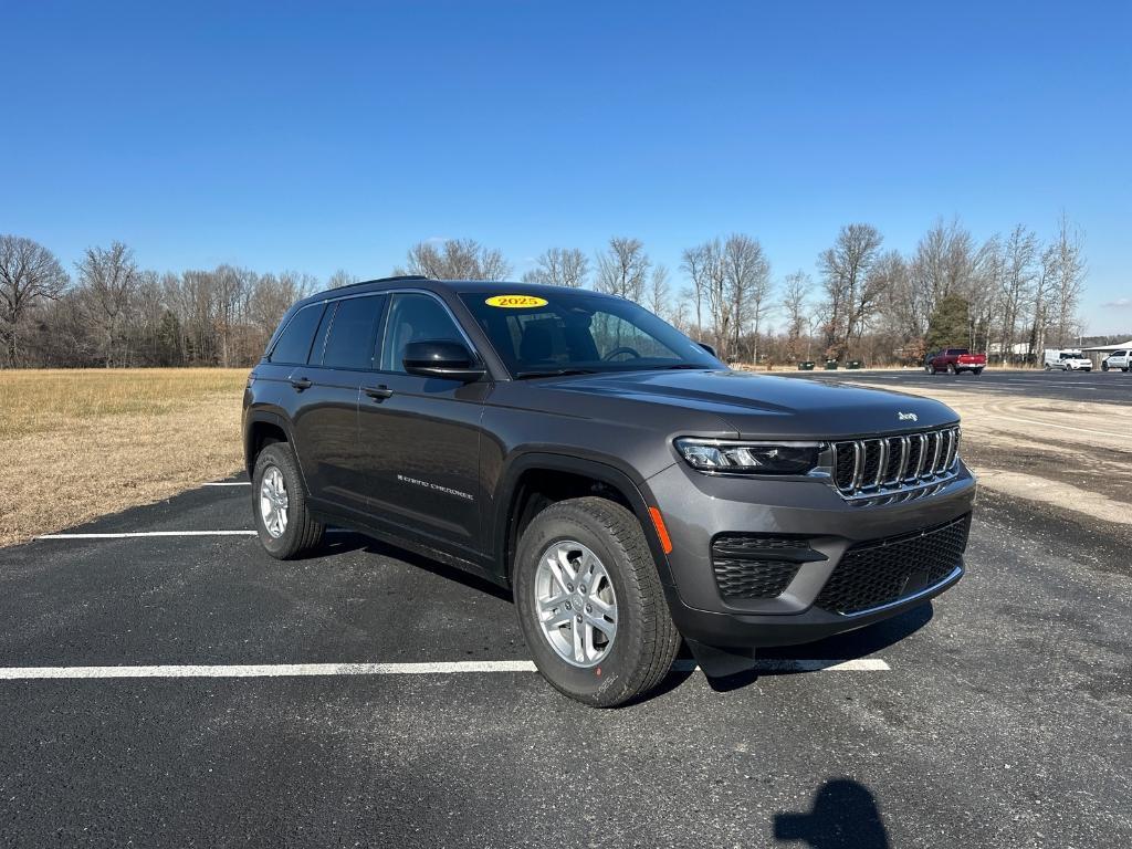 new 2025 Jeep Grand Cherokee car, priced at $38,922