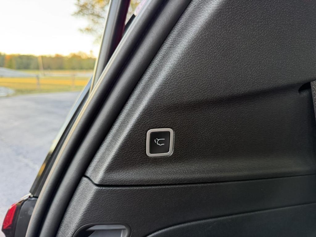 new 2026 Chrysler Pacifica car, priced at $42,185