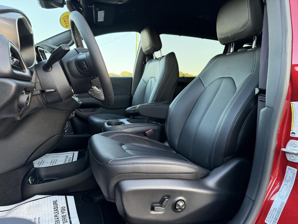 new 2026 Chrysler Pacifica car, priced at $40,935