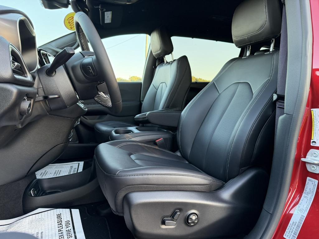 new 2026 Chrysler Pacifica car, priced at $42,185