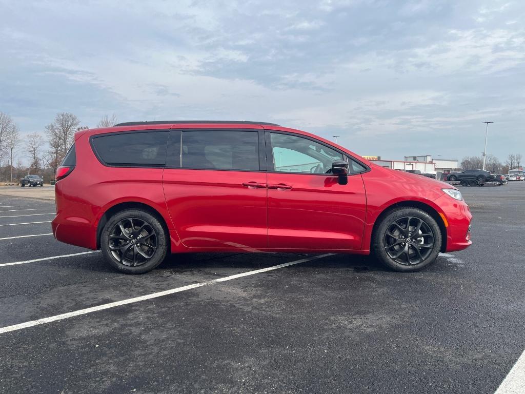 new 2026 Chrysler Pacifica car, priced at $44,828