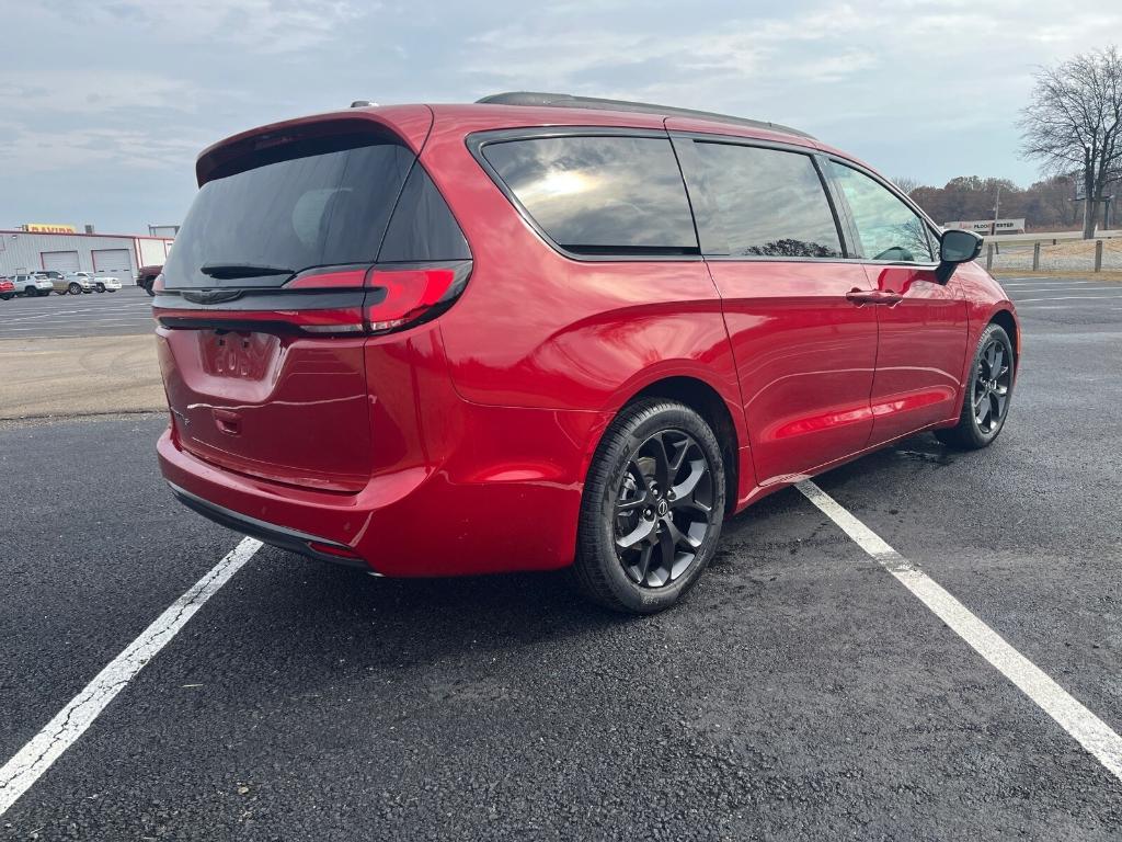 new 2026 Chrysler Pacifica car, priced at $44,828