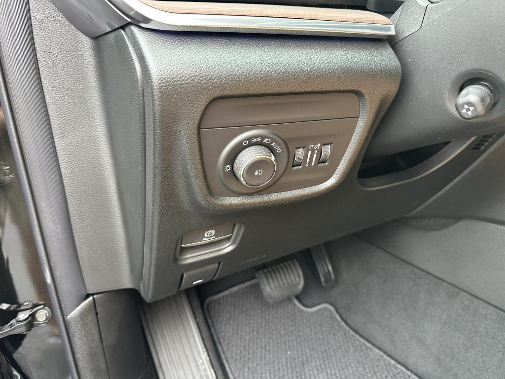 new 2025 Jeep Grand Cherokee L car, priced at $59,386