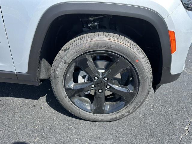 new 2025 Jeep Grand Cherokee car, priced at $43,355