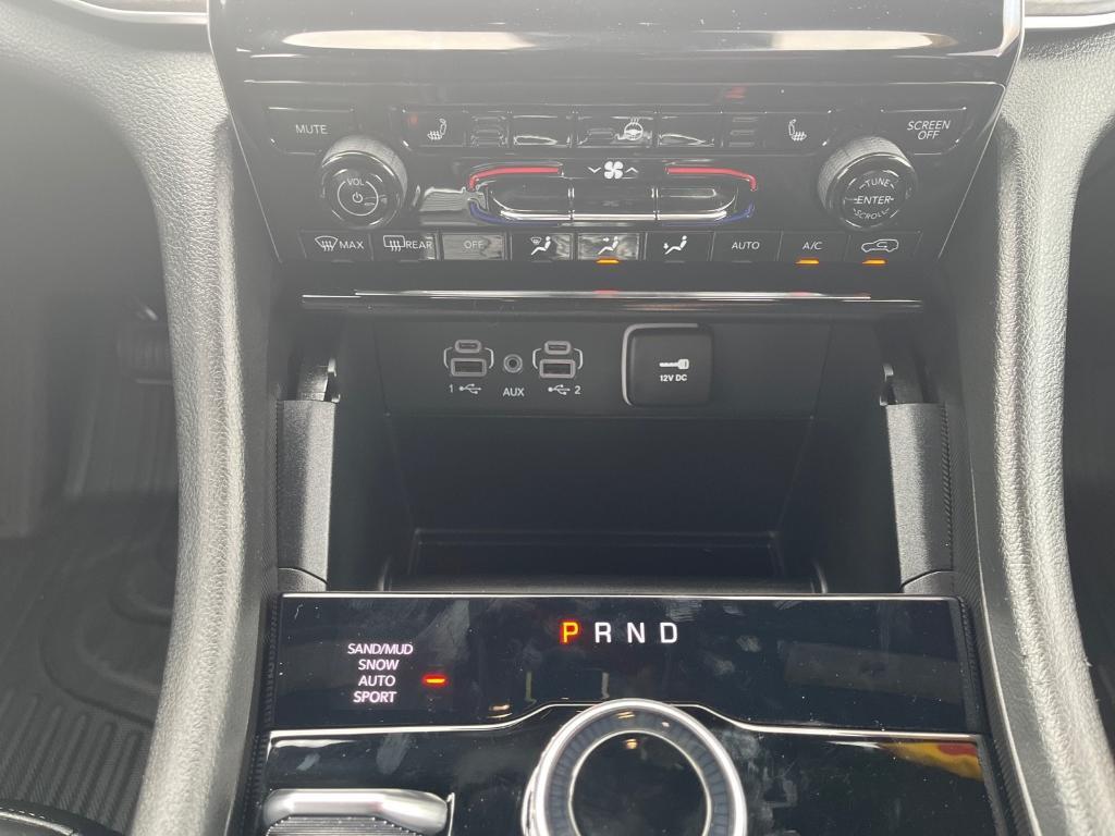 used 2024 Jeep Grand Cherokee car, priced at $43,894