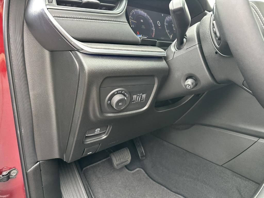 new 2025 Jeep Grand Cherokee car, priced at $56,066