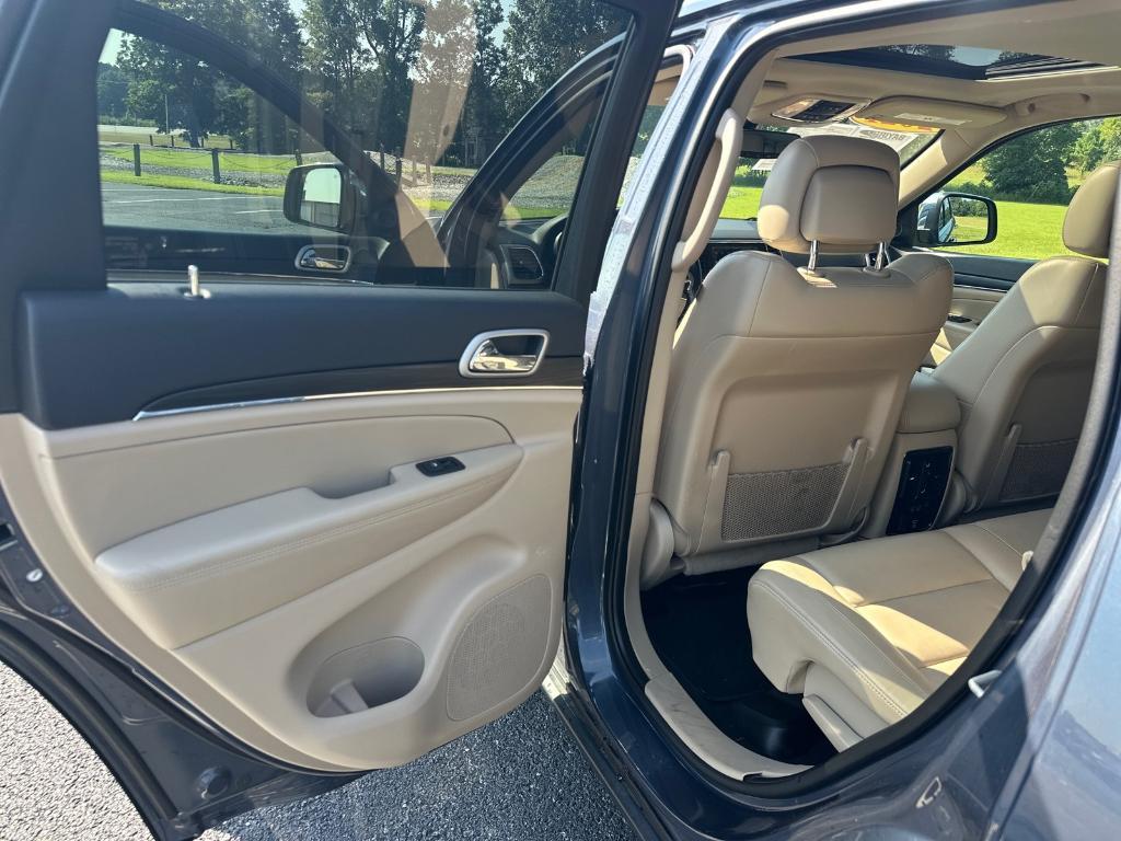 used 2021 Jeep Grand Cherokee car, priced at $28,114