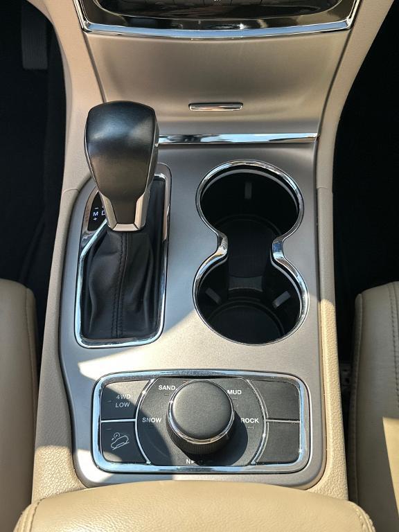 used 2021 Jeep Grand Cherokee car, priced at $28,114