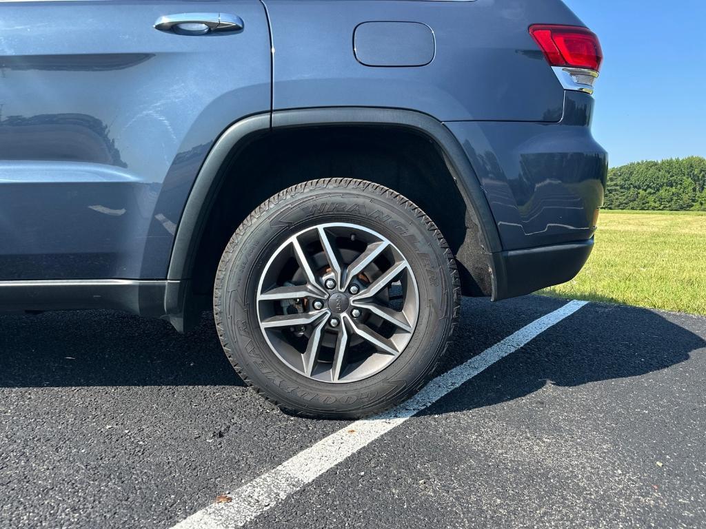 used 2021 Jeep Grand Cherokee car, priced at $28,114