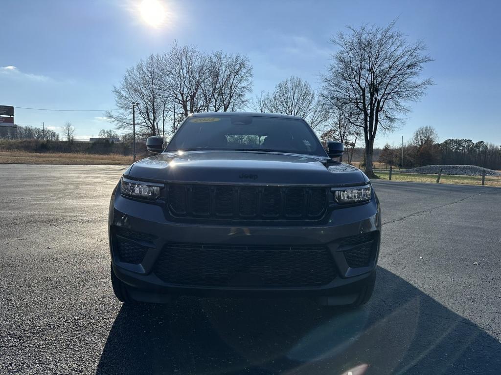 new 2025 Jeep Grand Cherokee car, priced at $45,175