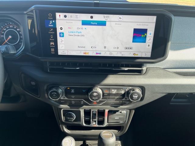new 2025 Jeep Gladiator car, priced at $41,133