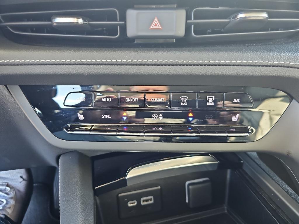 used 2023 Buick Envision car, priced at $33,942