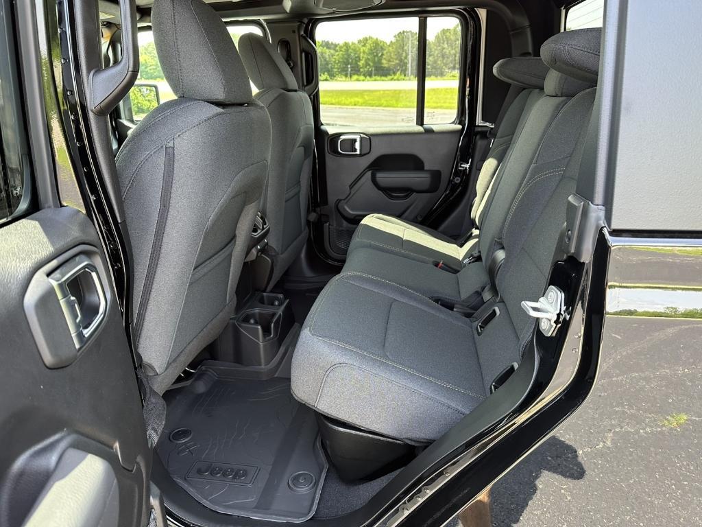 new 2025 Jeep Gladiator car, priced at $49,387