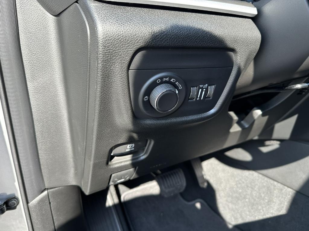 new 2025 Jeep Grand Cherokee L car, priced at $44,559