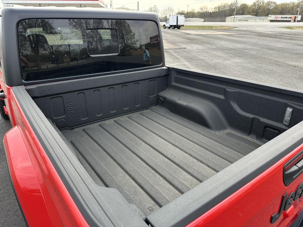 new 2025 Jeep Gladiator car, priced at $48,632
