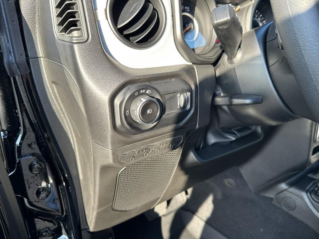 new 2025 Jeep Wrangler car, priced at $40,273