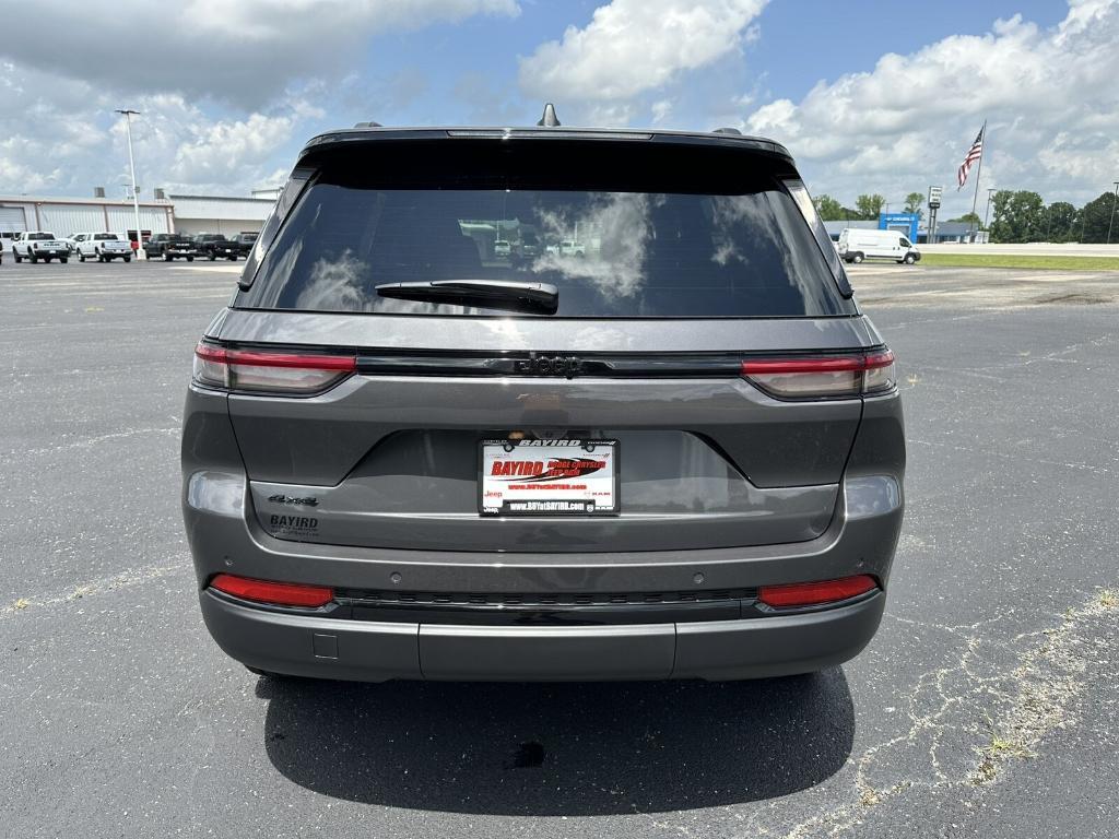 new 2025 Jeep Grand Cherokee car, priced at $43,355