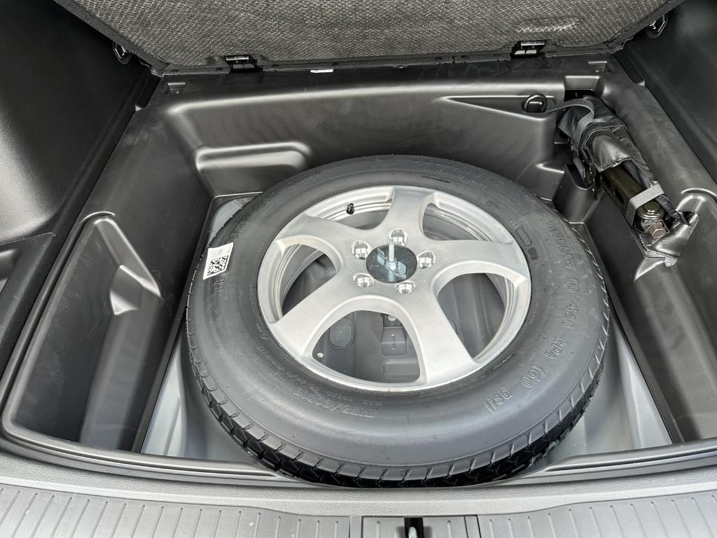 new 2025 Jeep Grand Cherokee car, priced at $40,855