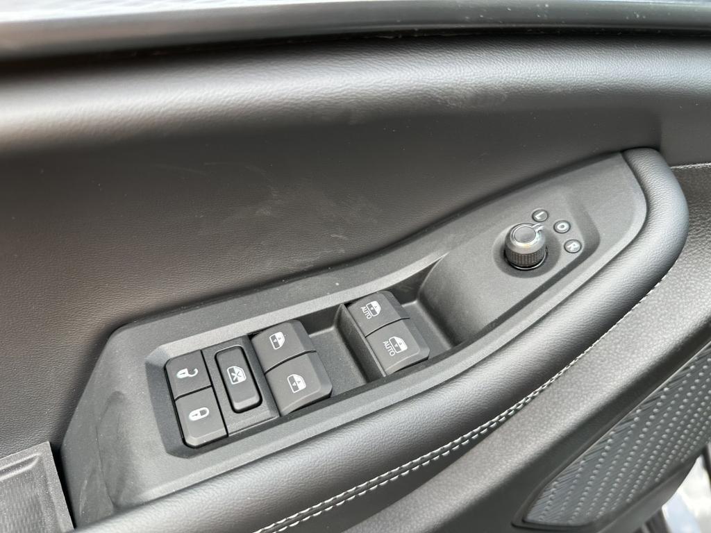 new 2025 Jeep Grand Cherokee car, priced at $40,855