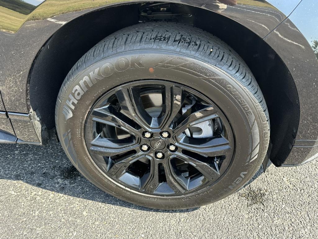 used 2024 Ford Edge car, priced at $32,167